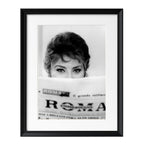 Sophia Loren reading newspaper (1961) - Uramljena slika - Više ramova