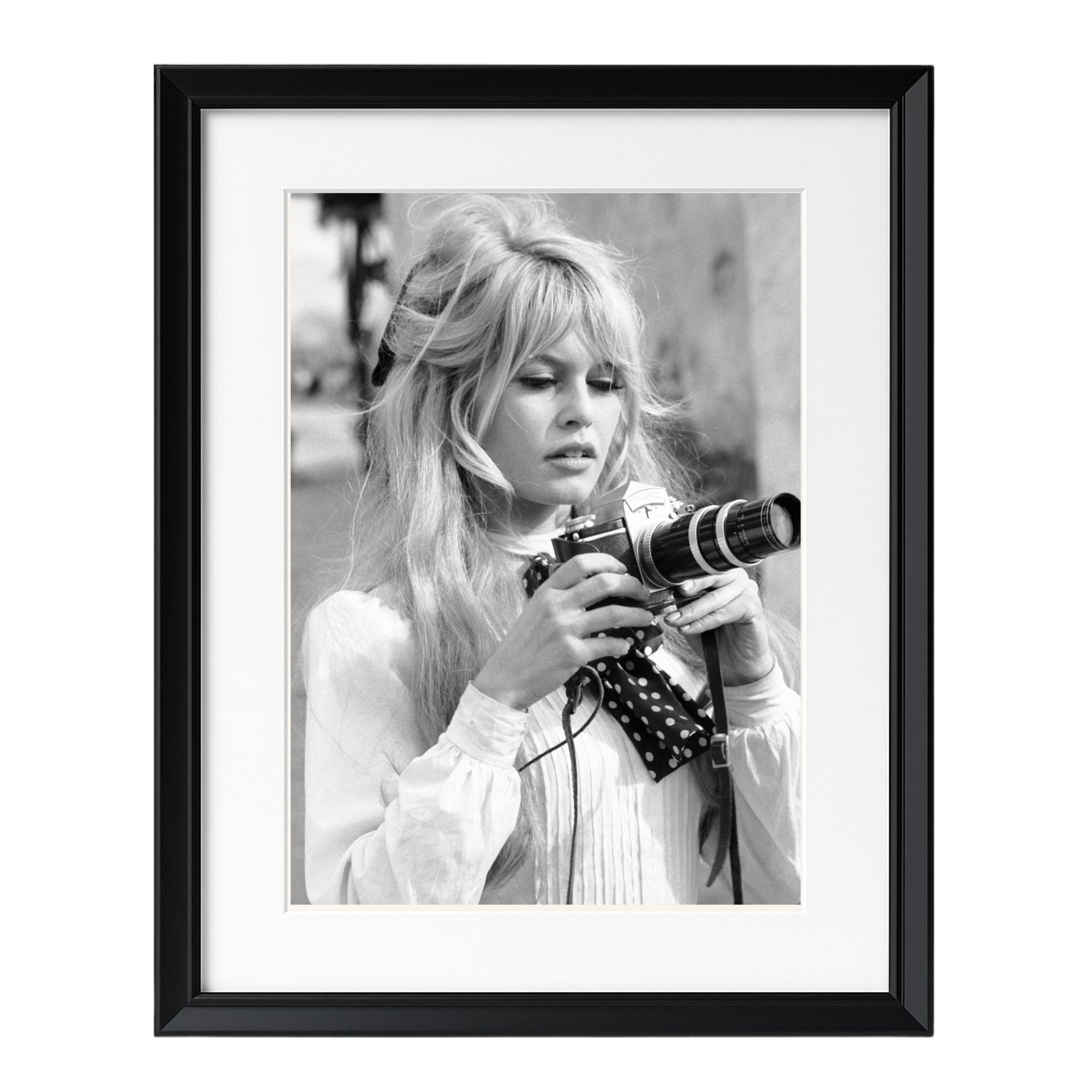 Brigitte Bardot Filming of Viva Maria (1965) - Uramljena slika - Više ramova