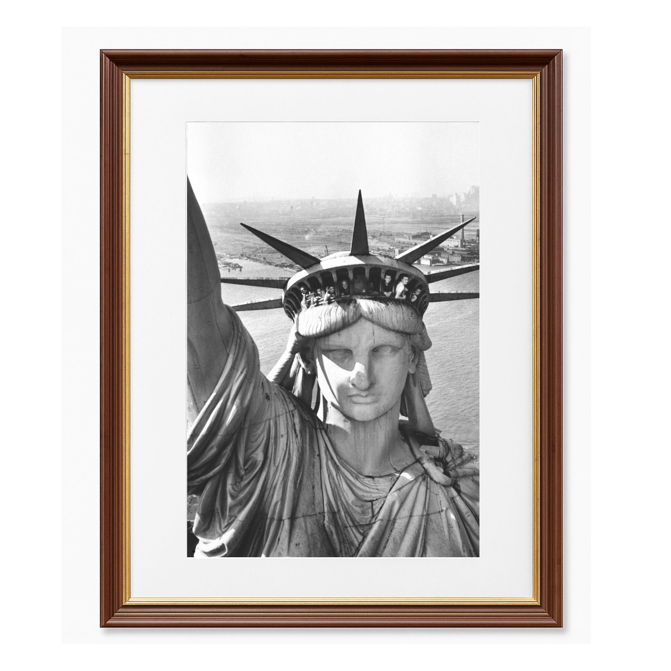 Liberty’s Crown (1952) - Uramljena slika - Više ramova