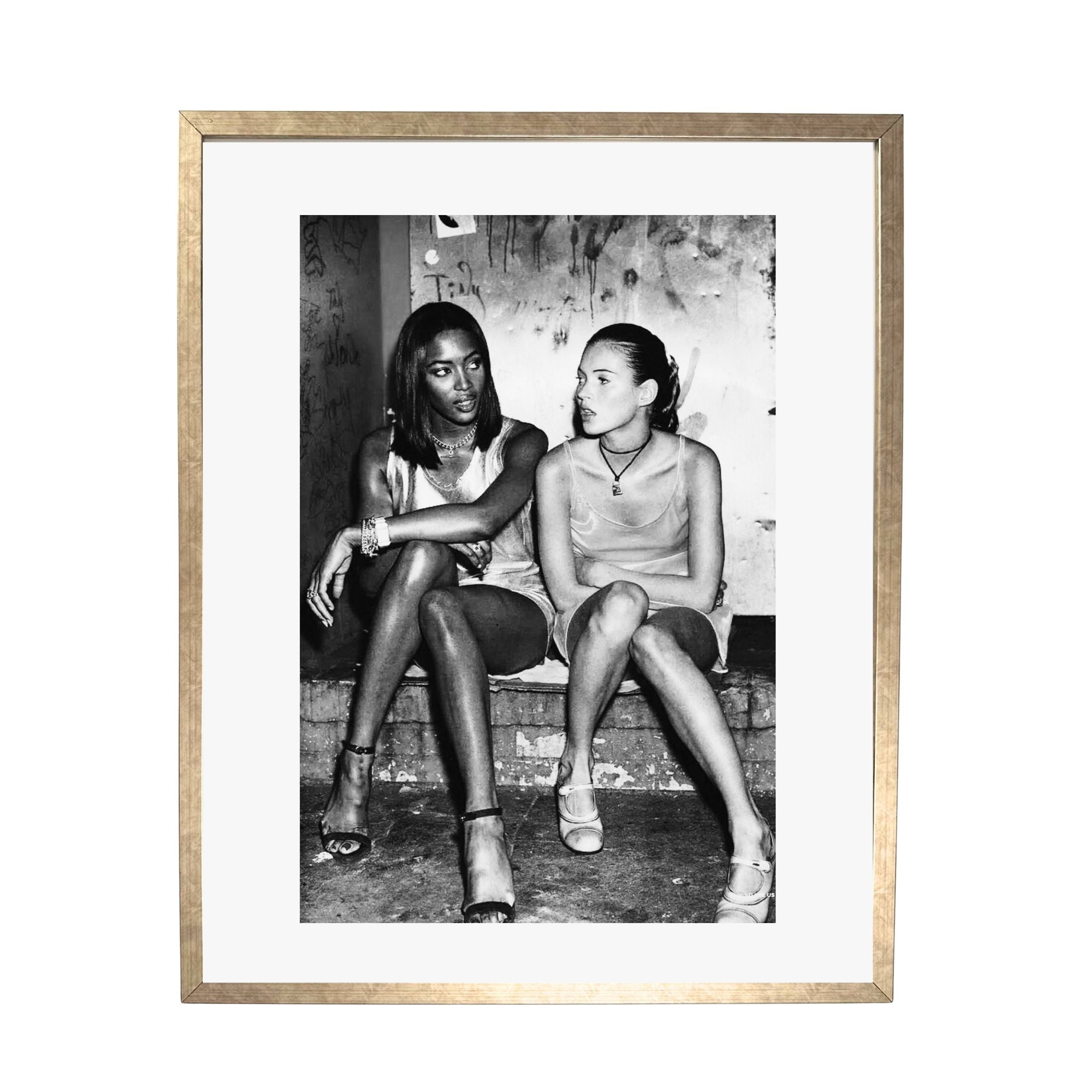 Naomi & Kate: 1990s Friendship - Uramljena slika - Više ramova